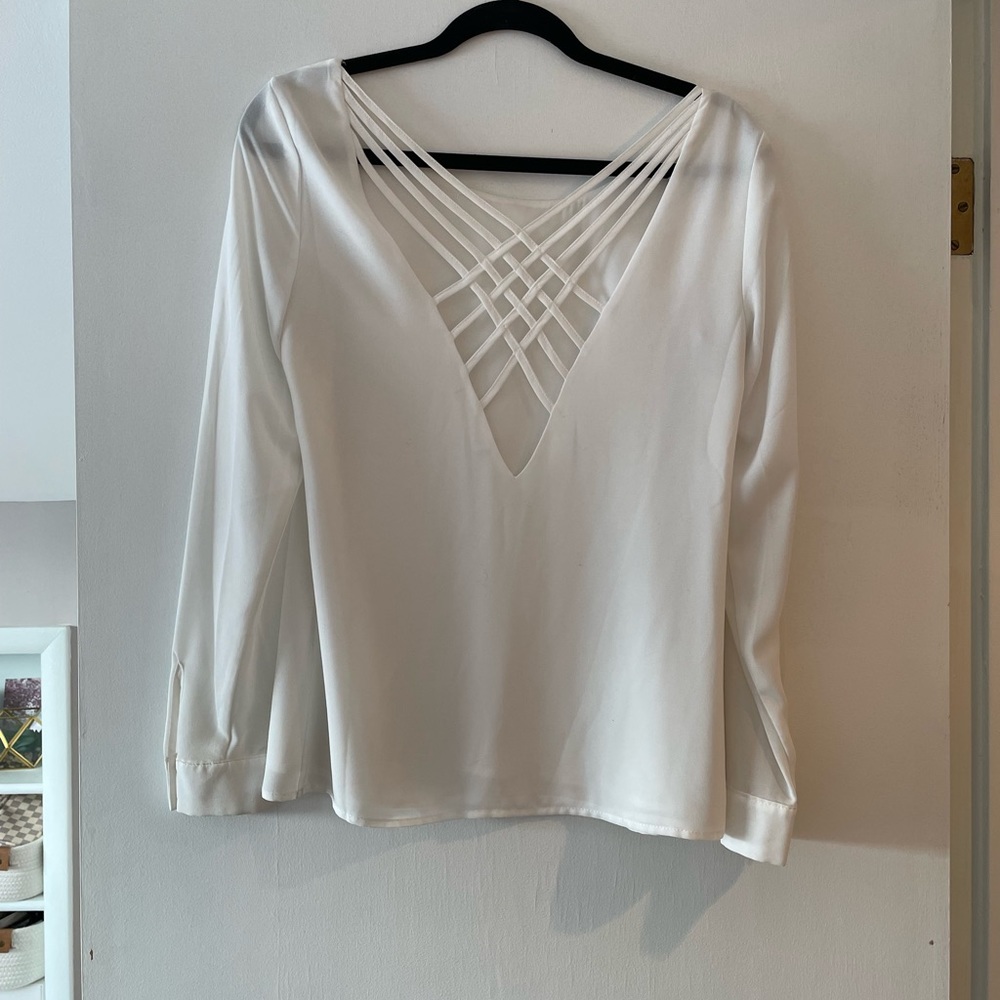 White blouse - Picture 2 of 2
